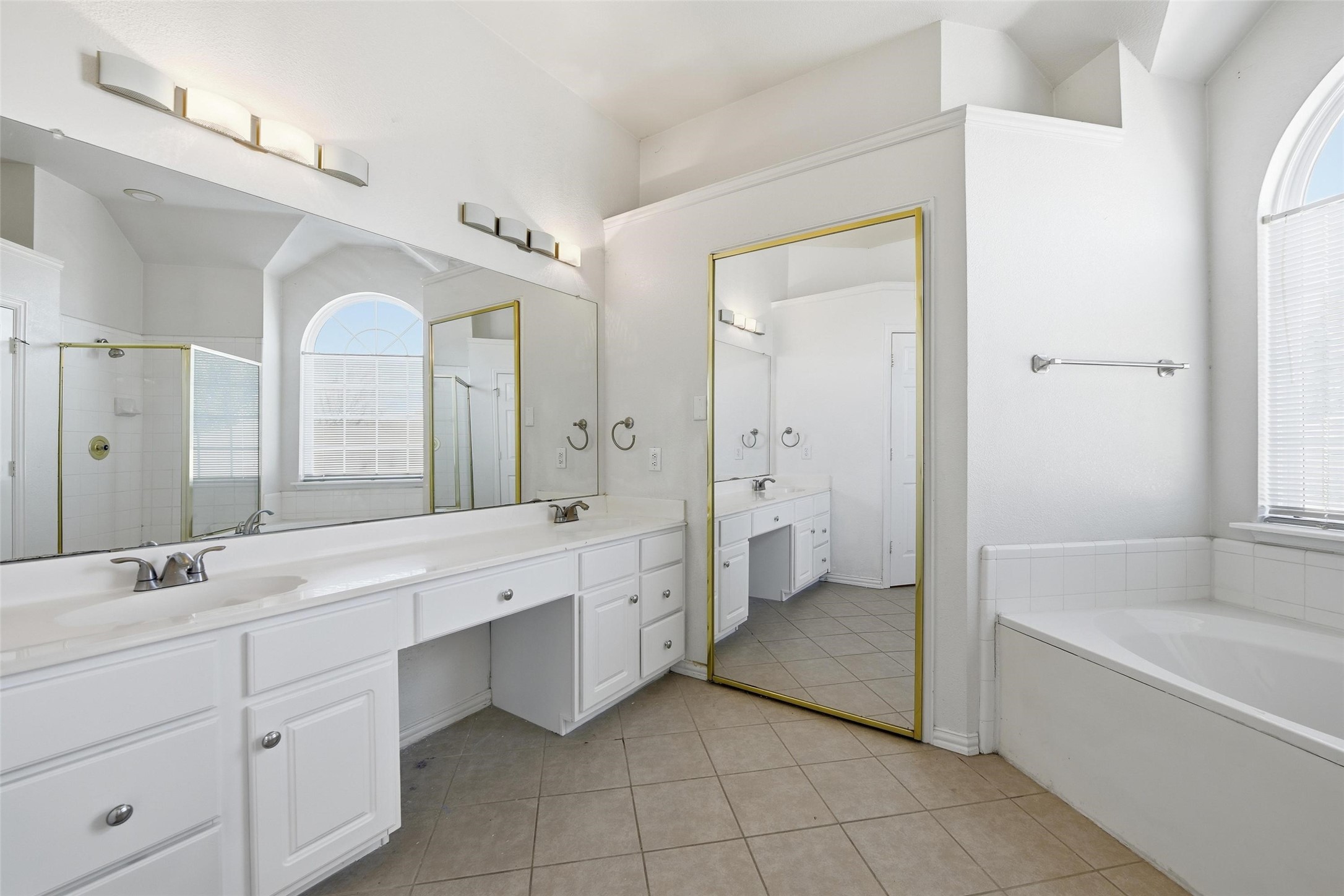 5709 Christy Lane Haltom City TX 76137