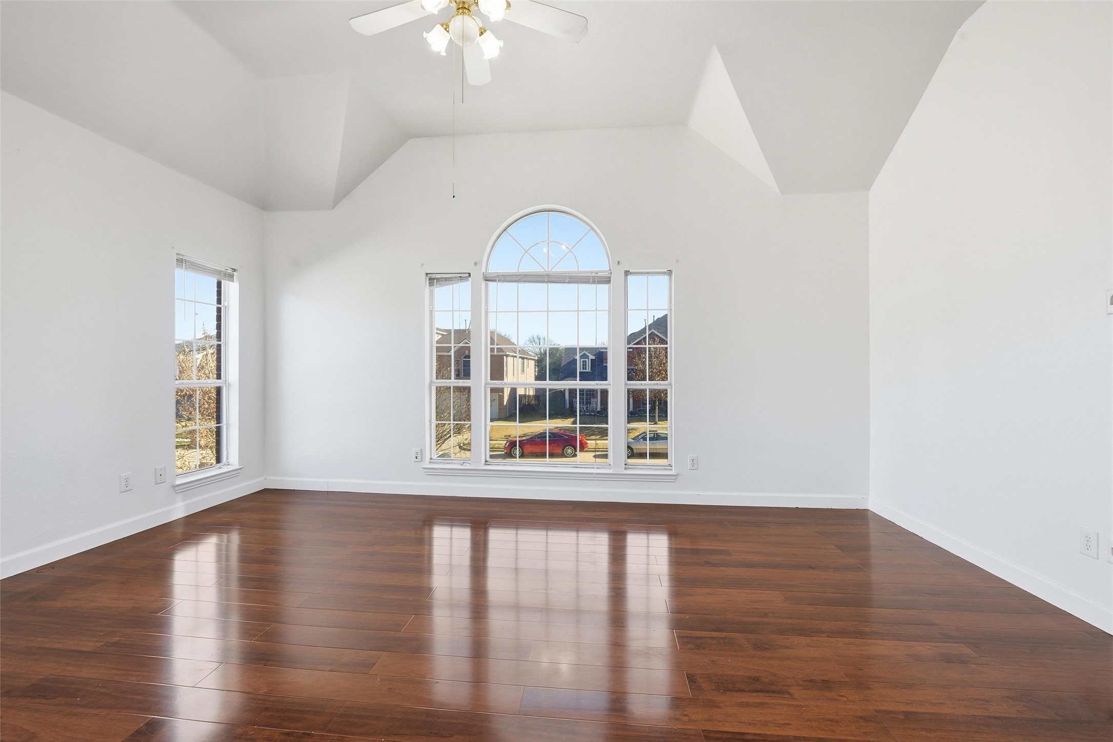 5709 Christy Lane Haltom City TX 76137