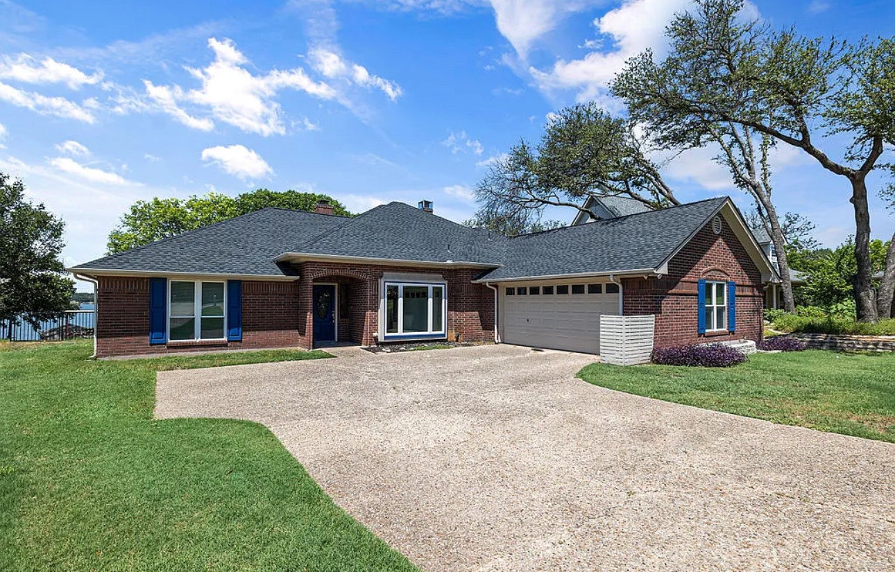 3921 Buena Vista Circle Granbury TX 76049