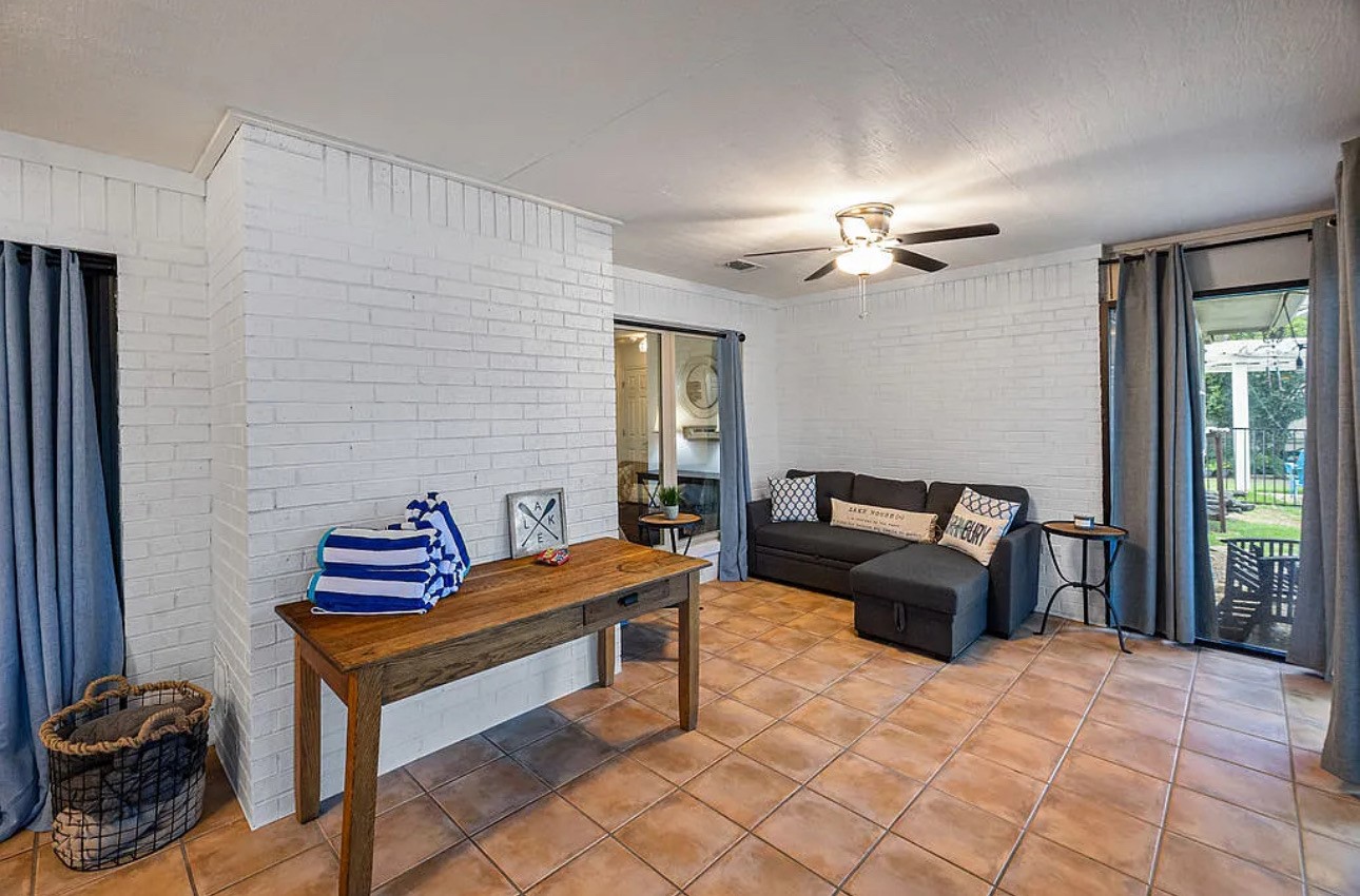 3921 Buena Vista Circle Granbury TX 76049