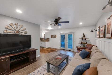 913 Childers Avenue Benbrook TX 76126