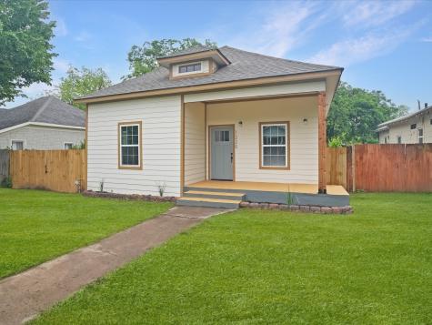 1220 E Pulaski Street Fort Worth TX 76104