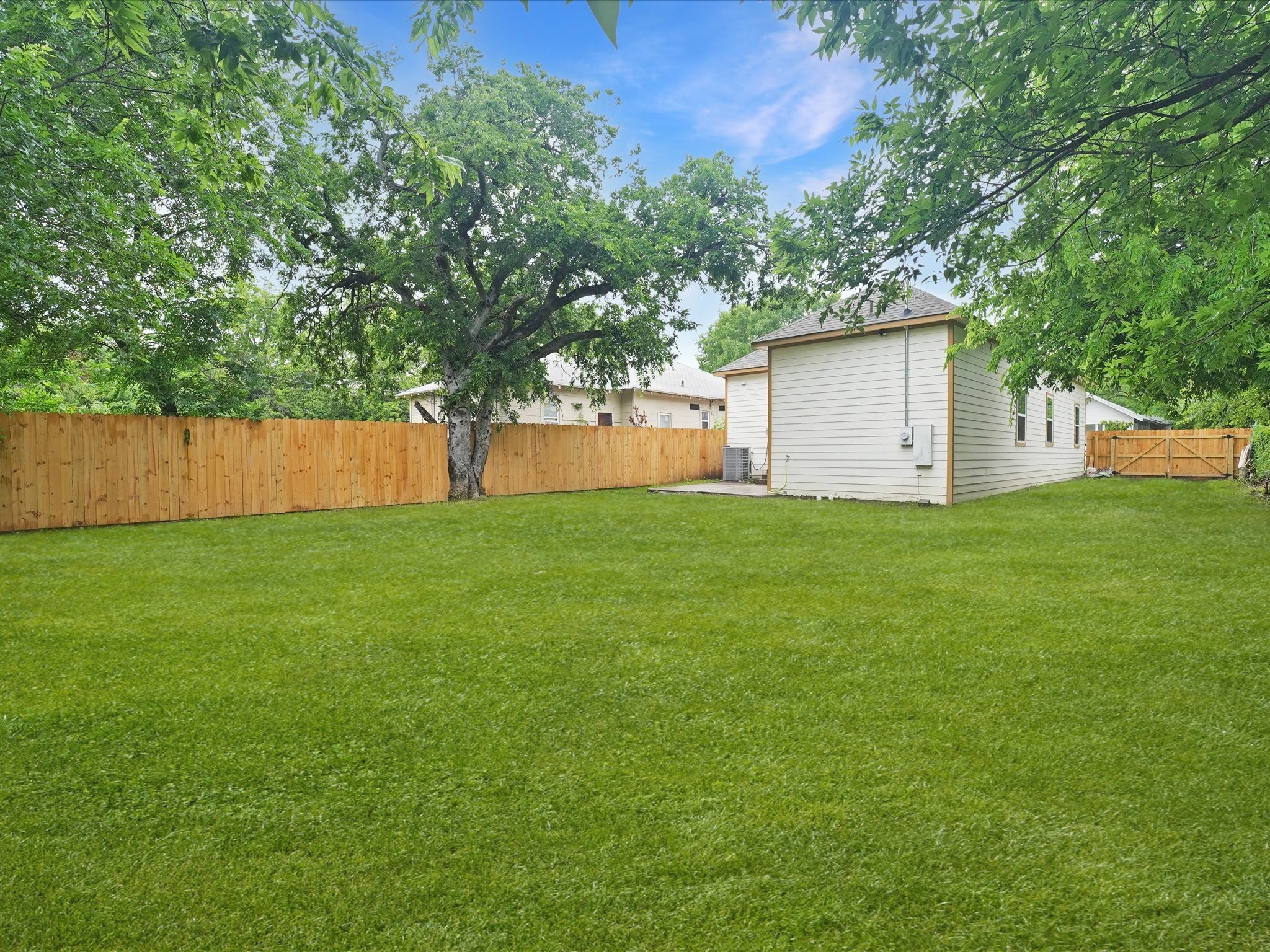 1220 E Pulaski Street Fort Worth TX 76104