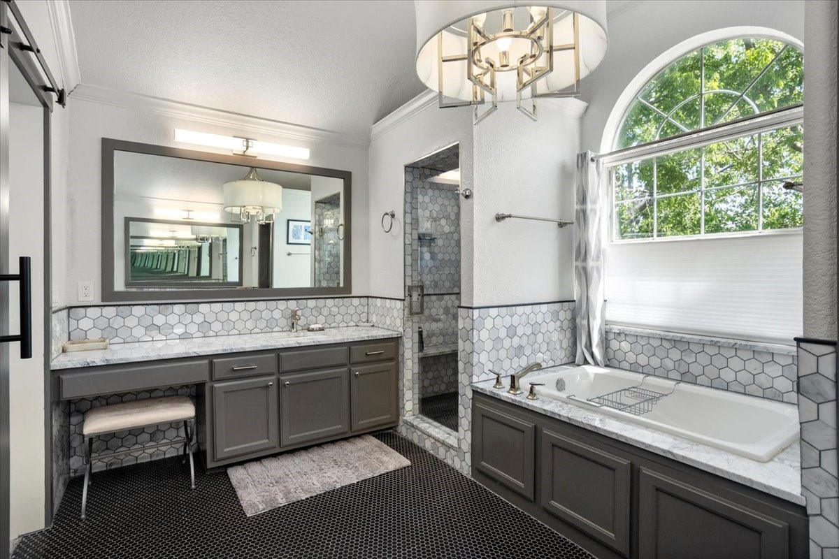 2205 Stanley Avenue Fort Worth TX 76110