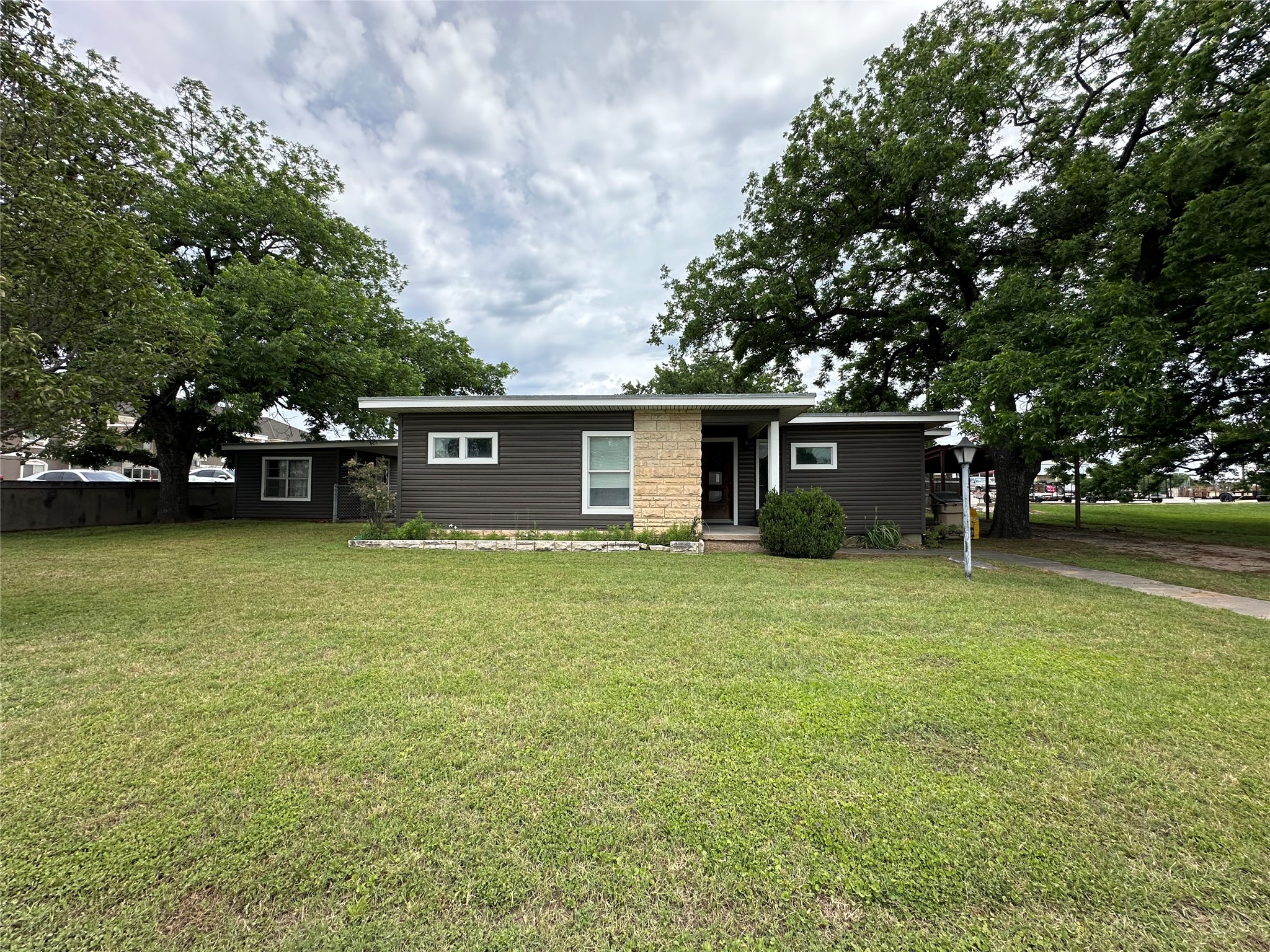 7350 Highway 67 Comanche TX 76442