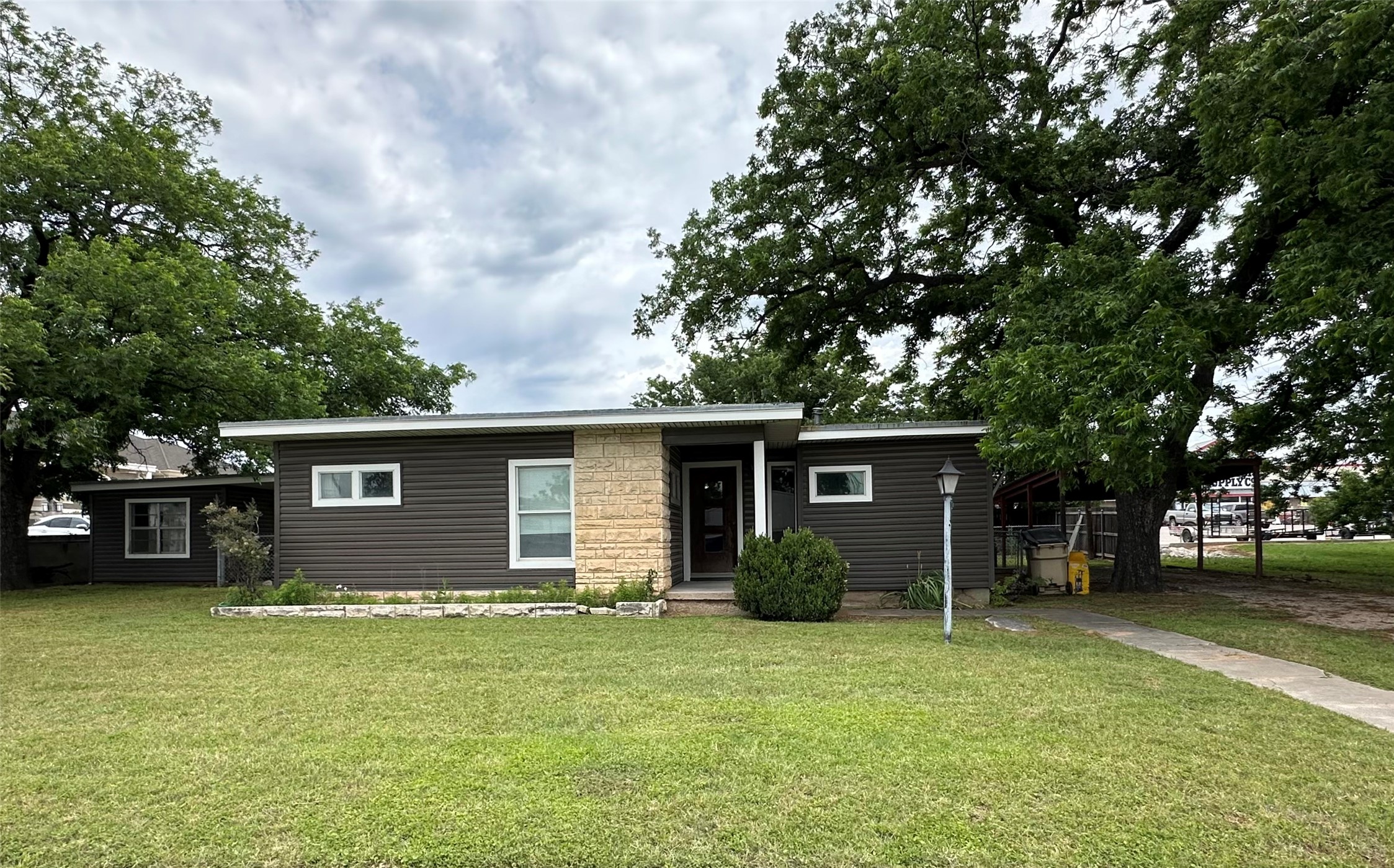 7350 Highway 67 Comanche TX 76442