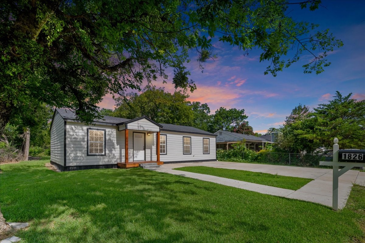 1826 Wellington Street Greenville TX 75401