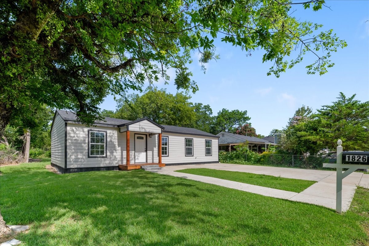 1826 Wellington Street Greenville TX 75401