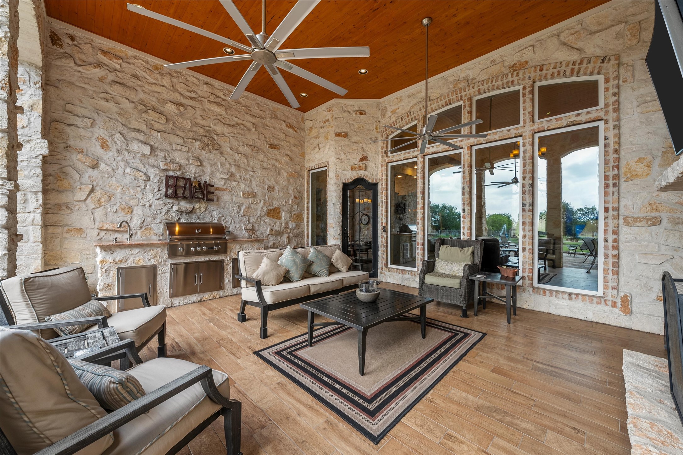 241 W Chapman Road Hewitt TX 76643