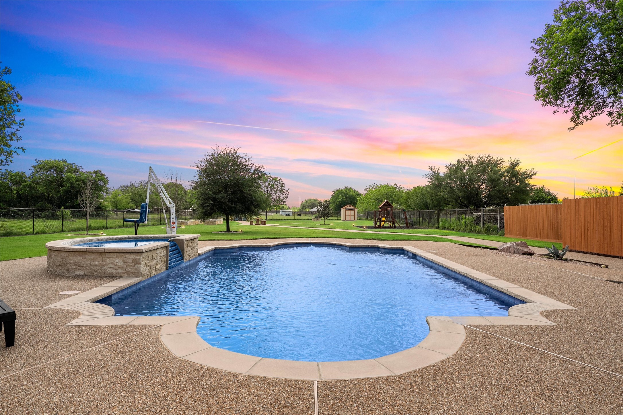 241 W Chapman Road Hewitt TX 76643