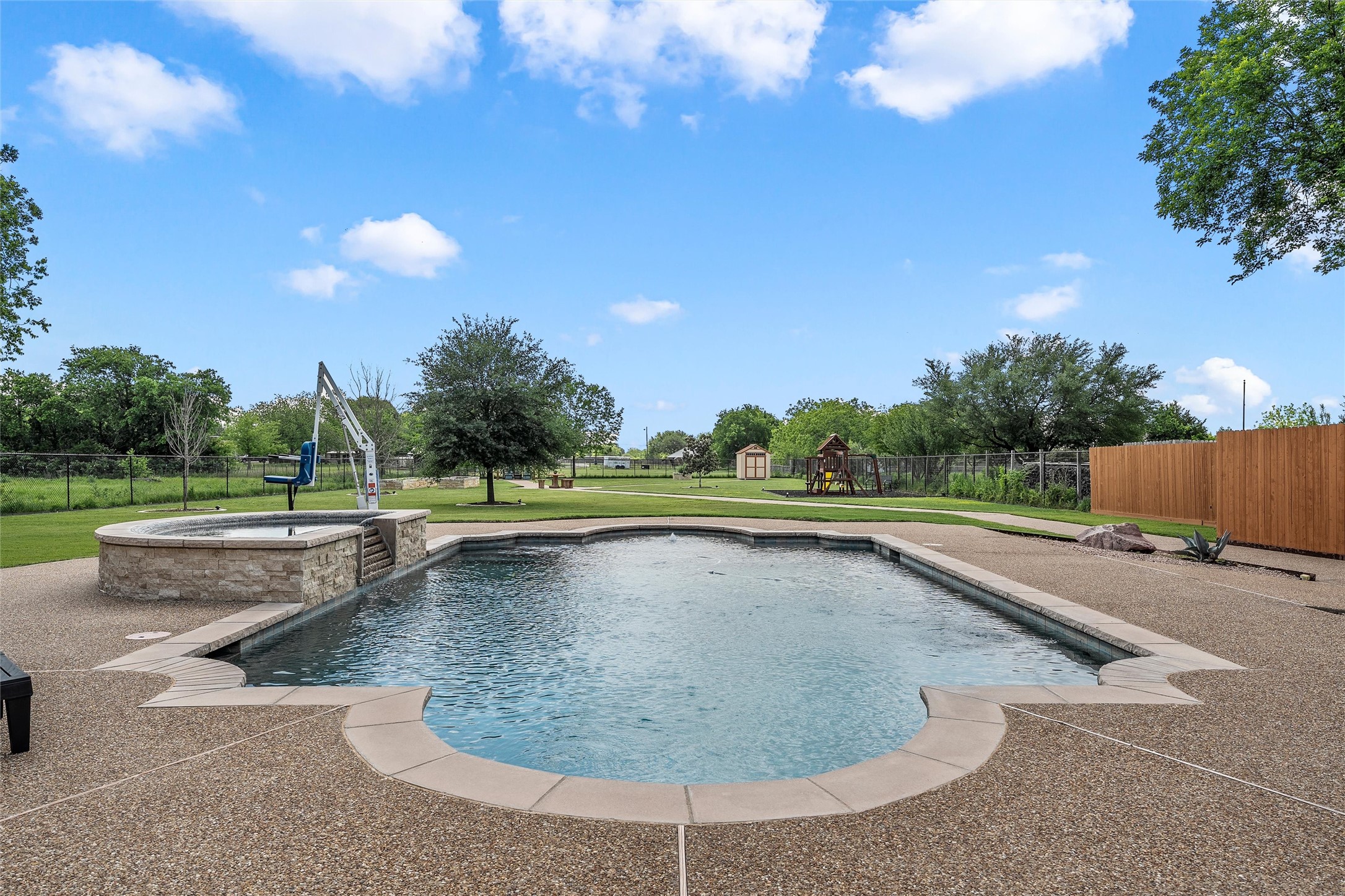 241 W Chapman Road Hewitt TX 76643