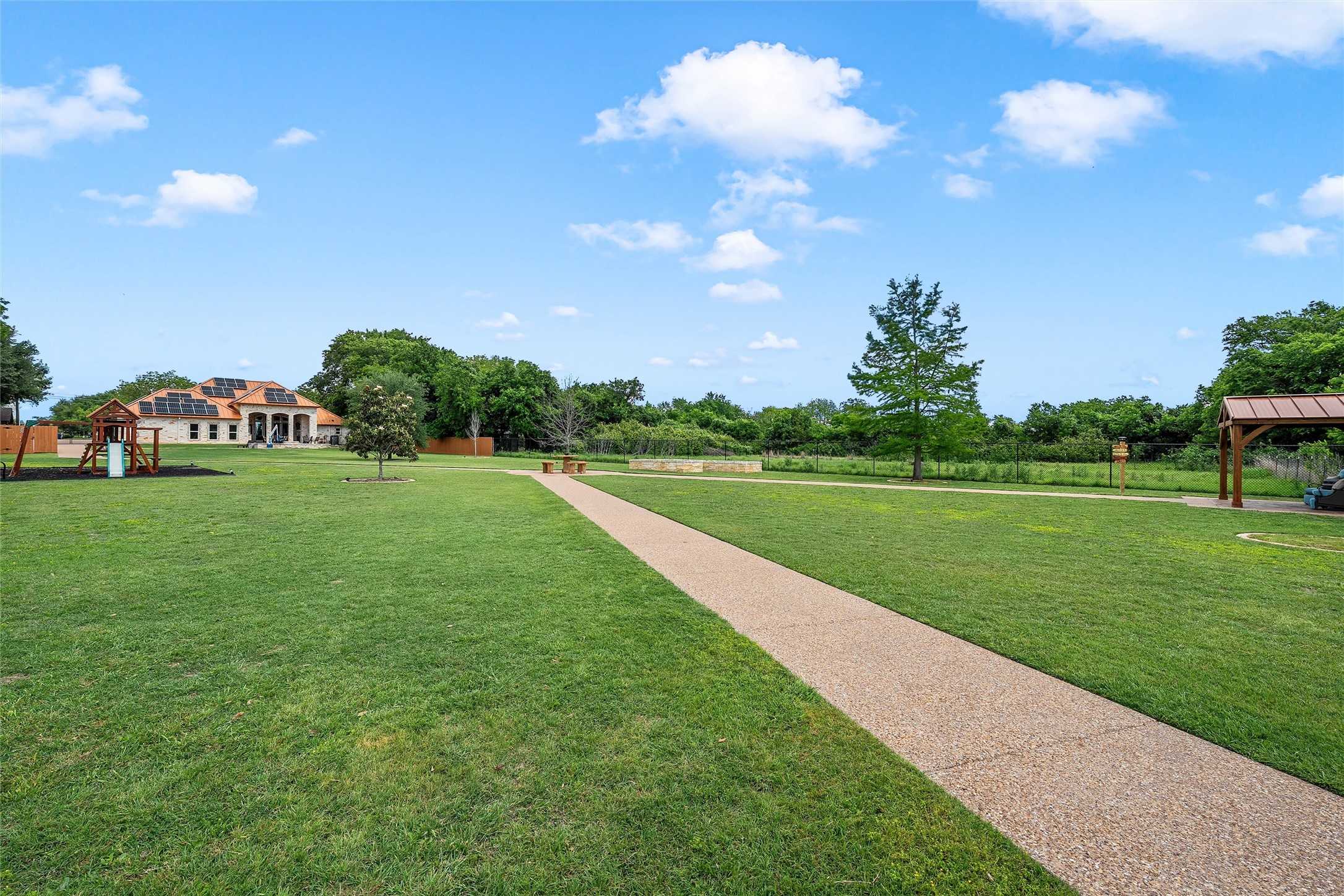 241 W Chapman Road Hewitt TX 76643