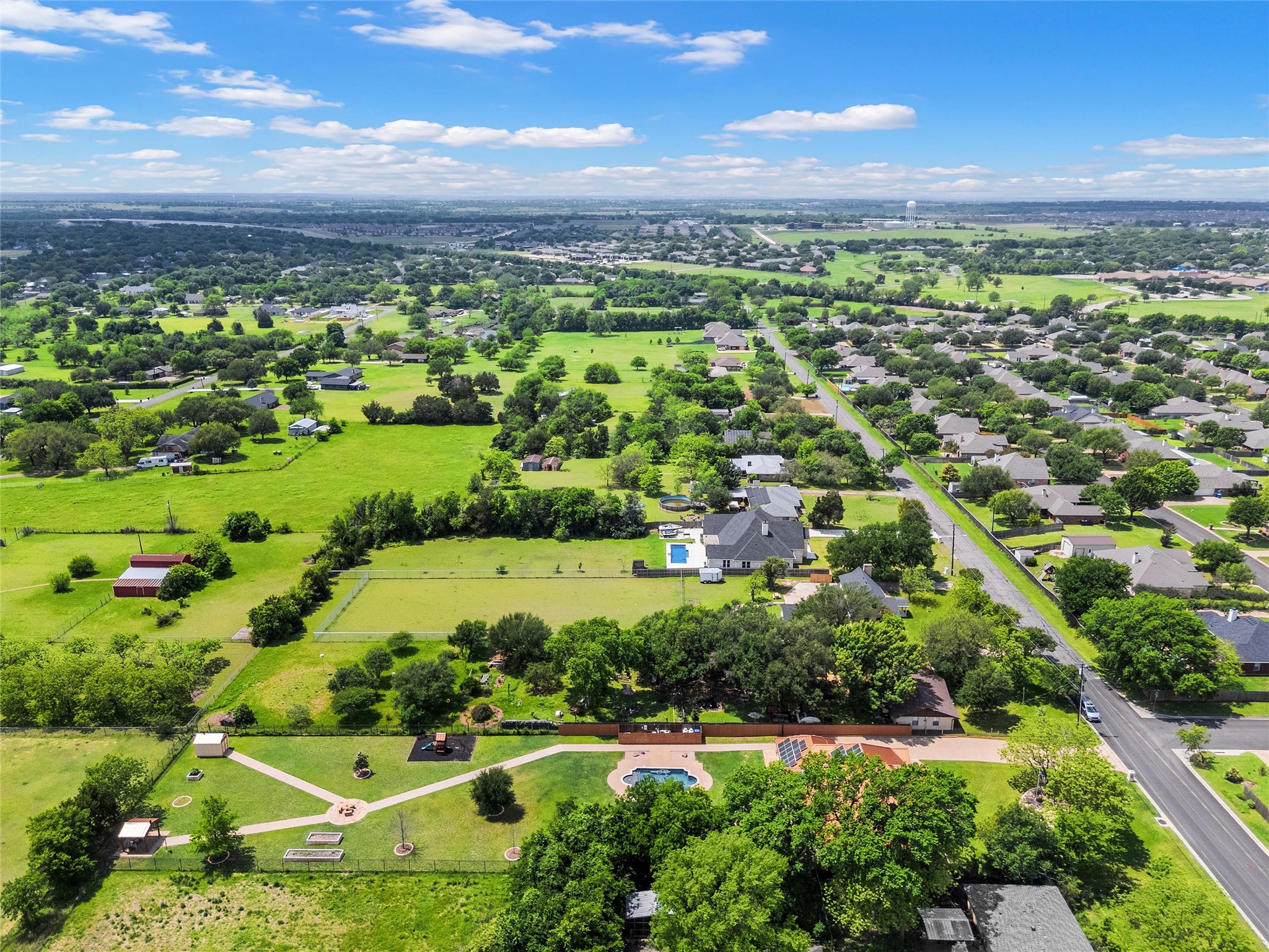 241 W Chapman Road Hewitt TX 76643