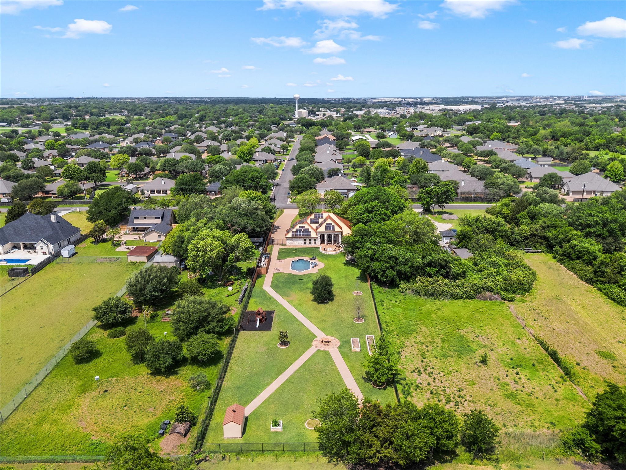 241 W Chapman Road Hewitt TX 76643