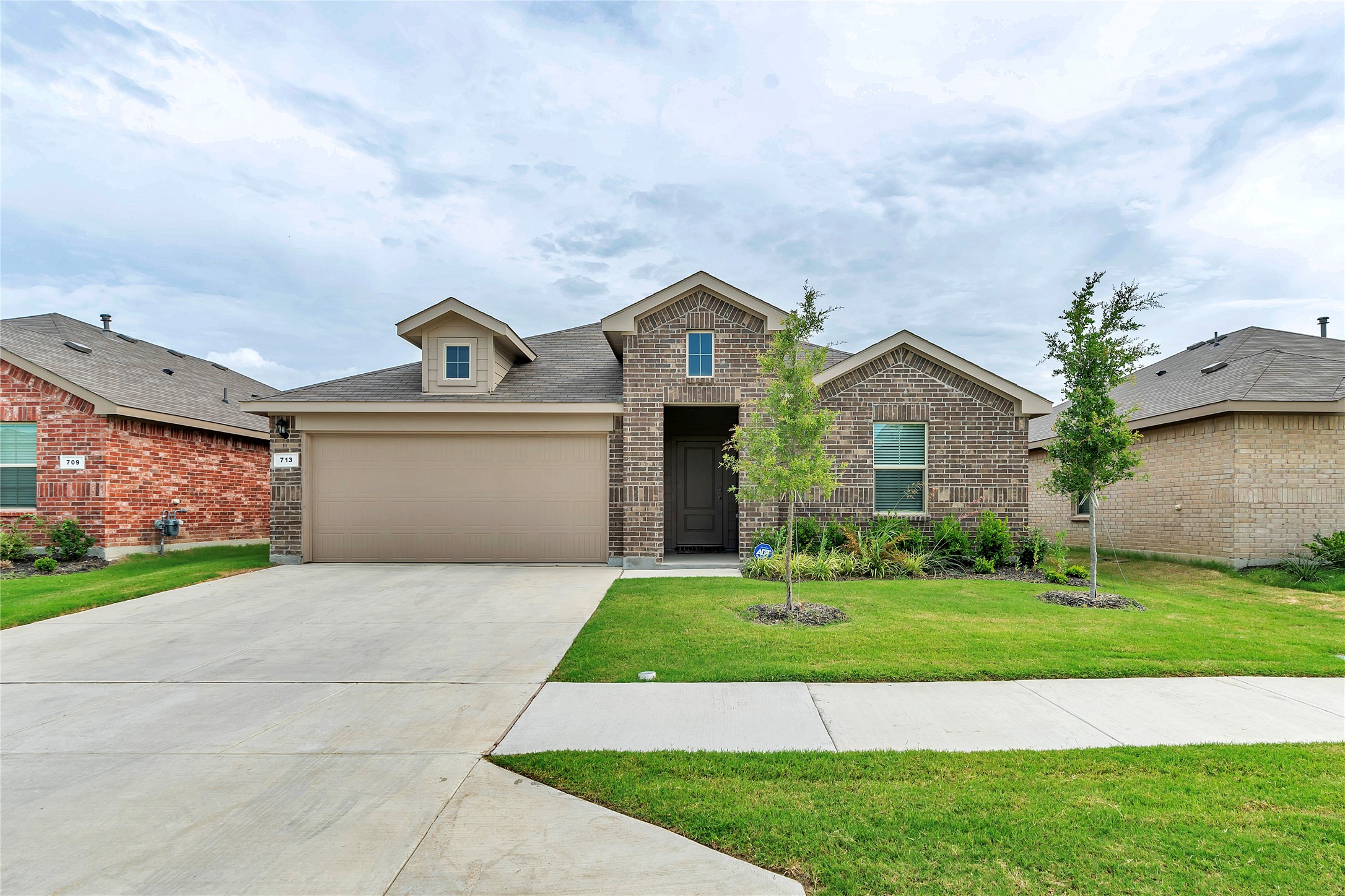 713 Emmons Creek Street Justin TX 76247