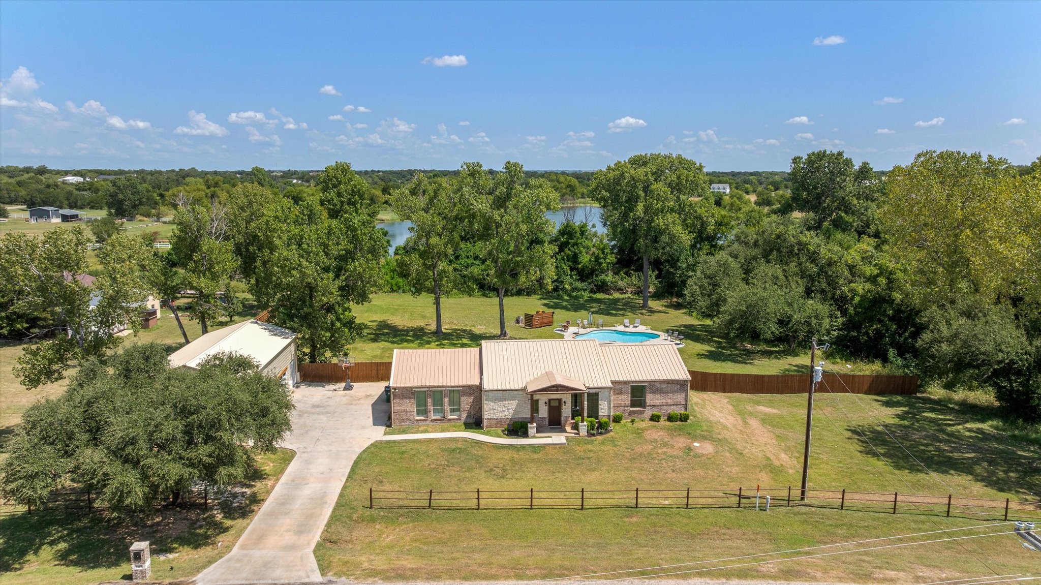 3119 Bob White Drive Granbury TX 76049