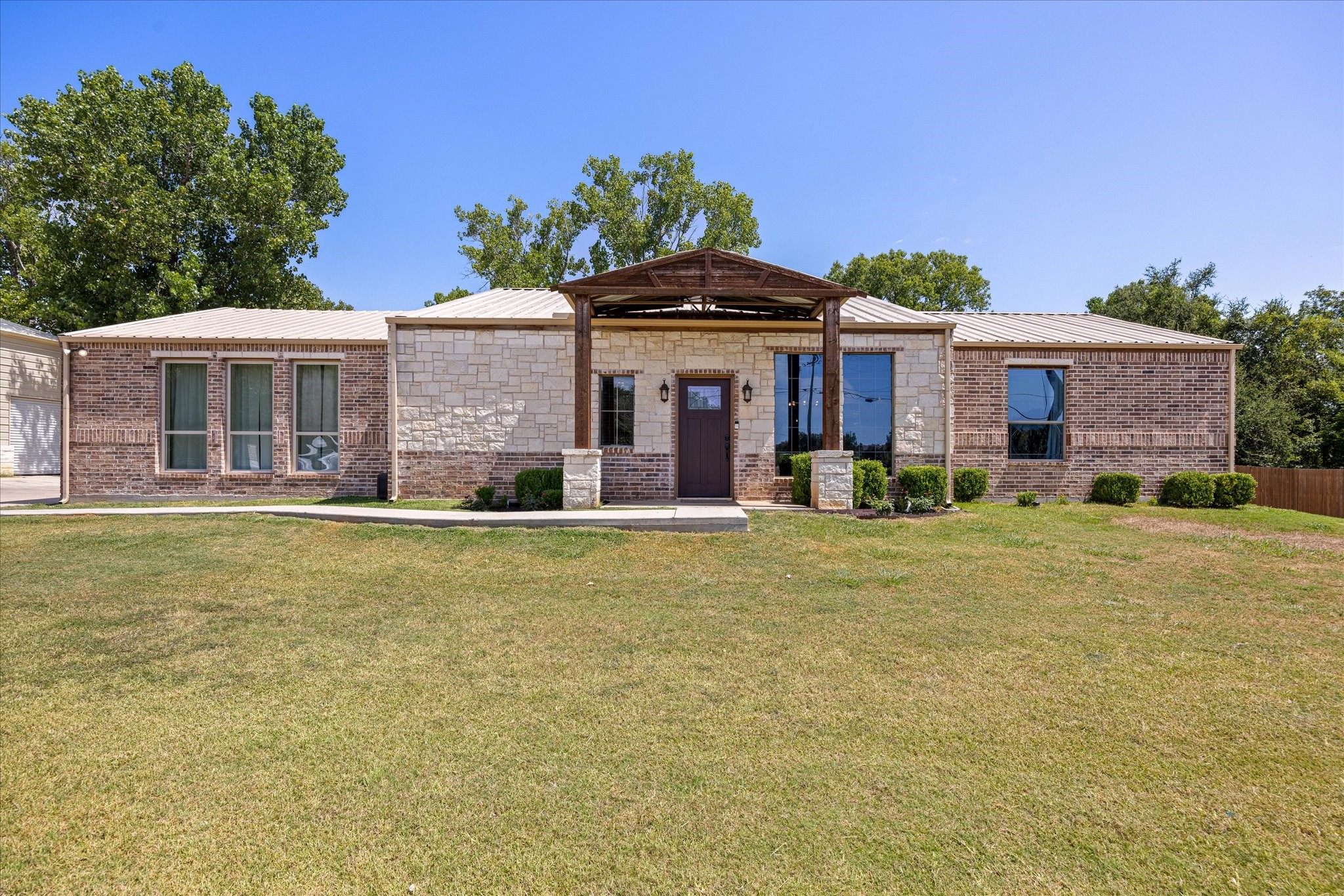 3119 Bob White Drive Granbury TX 76049