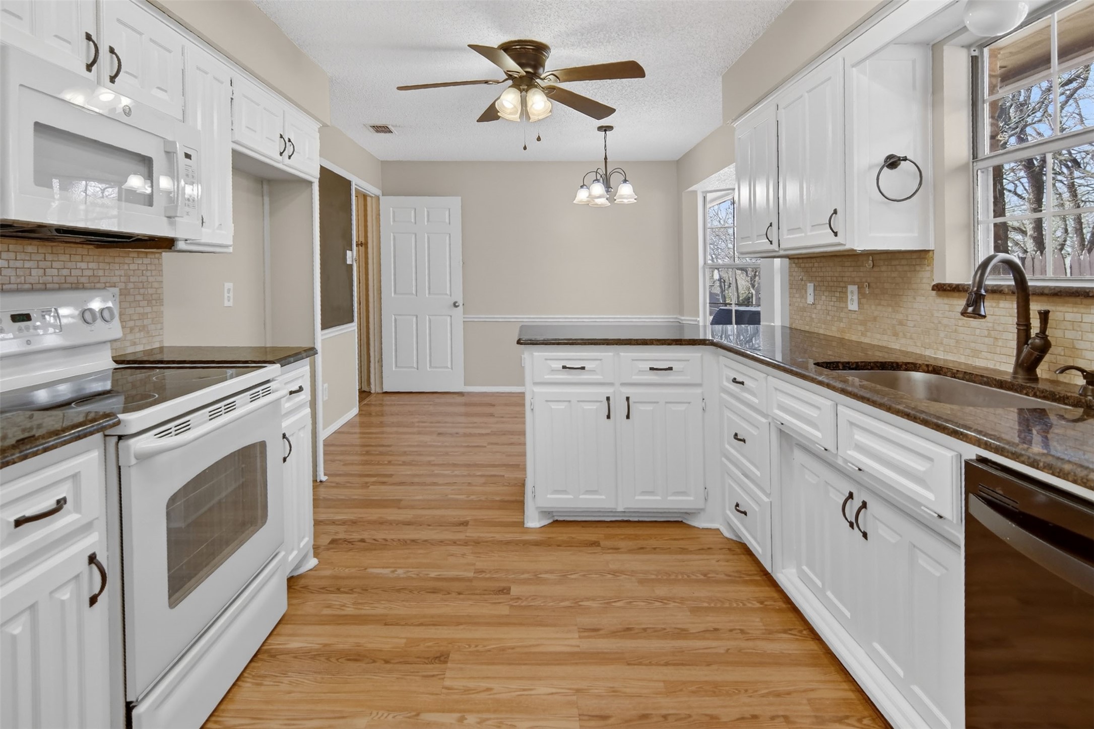 122 Camelot Drive Weatherford TX 76086