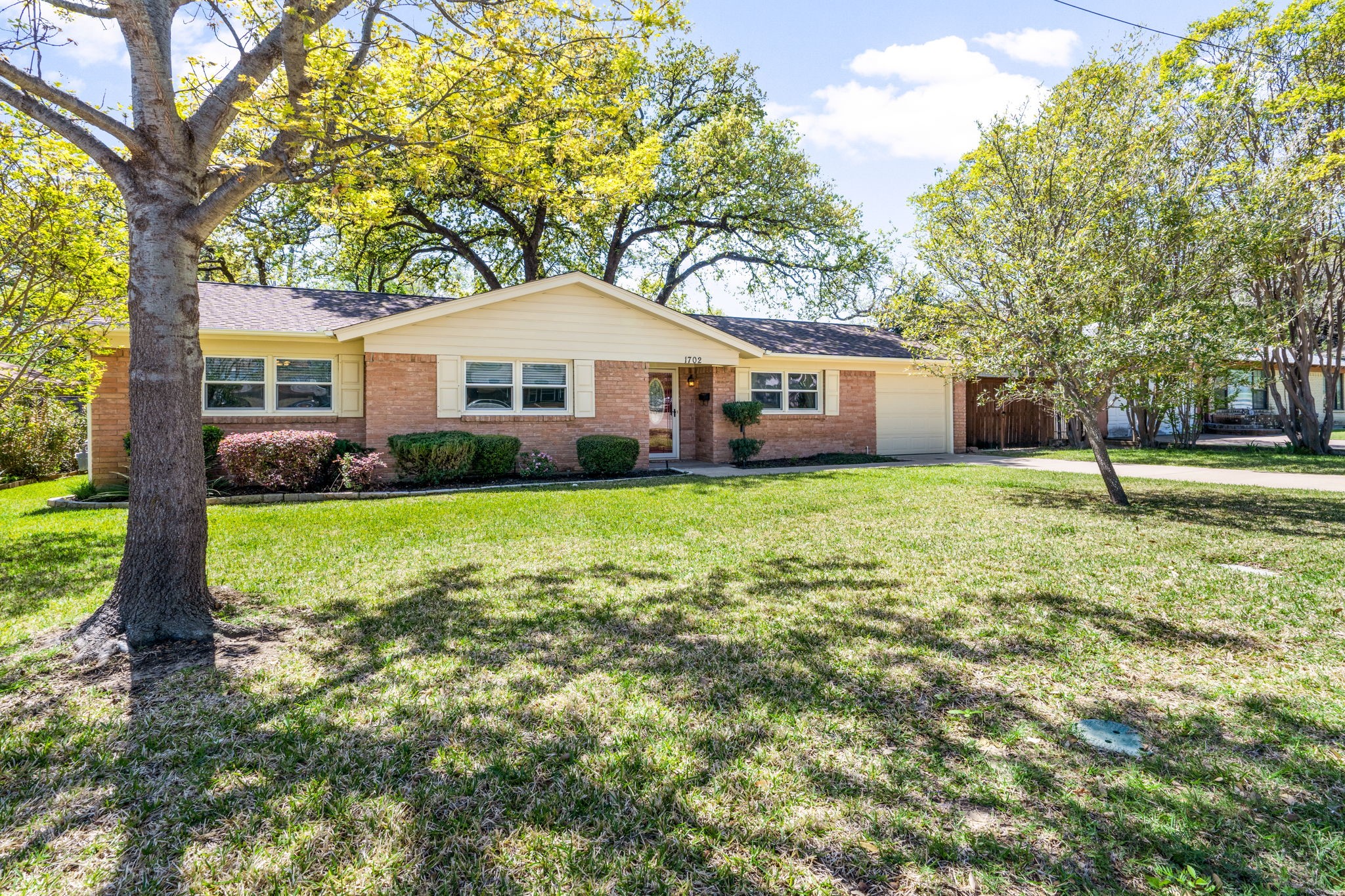 1702 Hendrix Drive Irving TX 75061