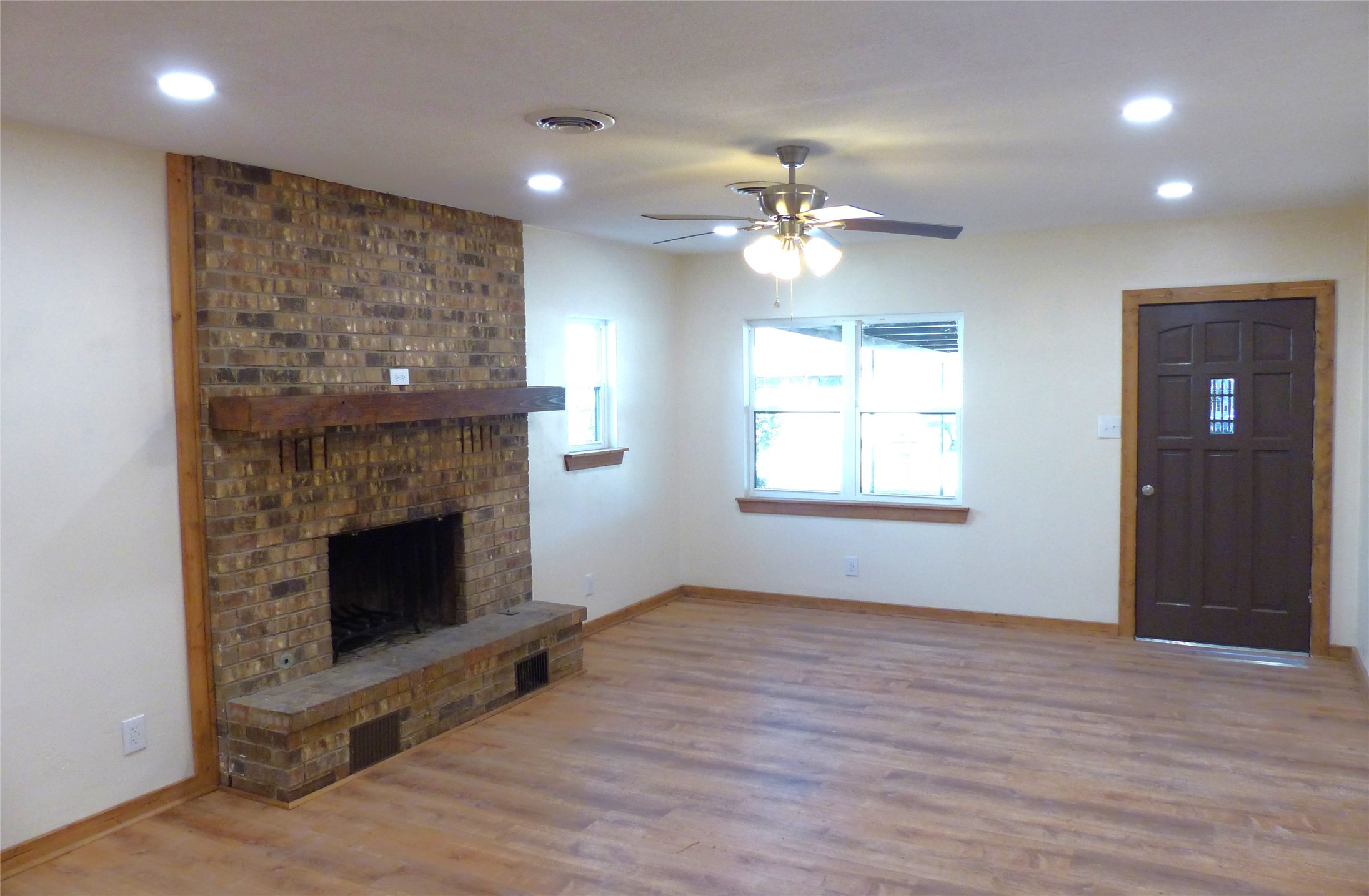 1922 S Pine Brady TX 76825