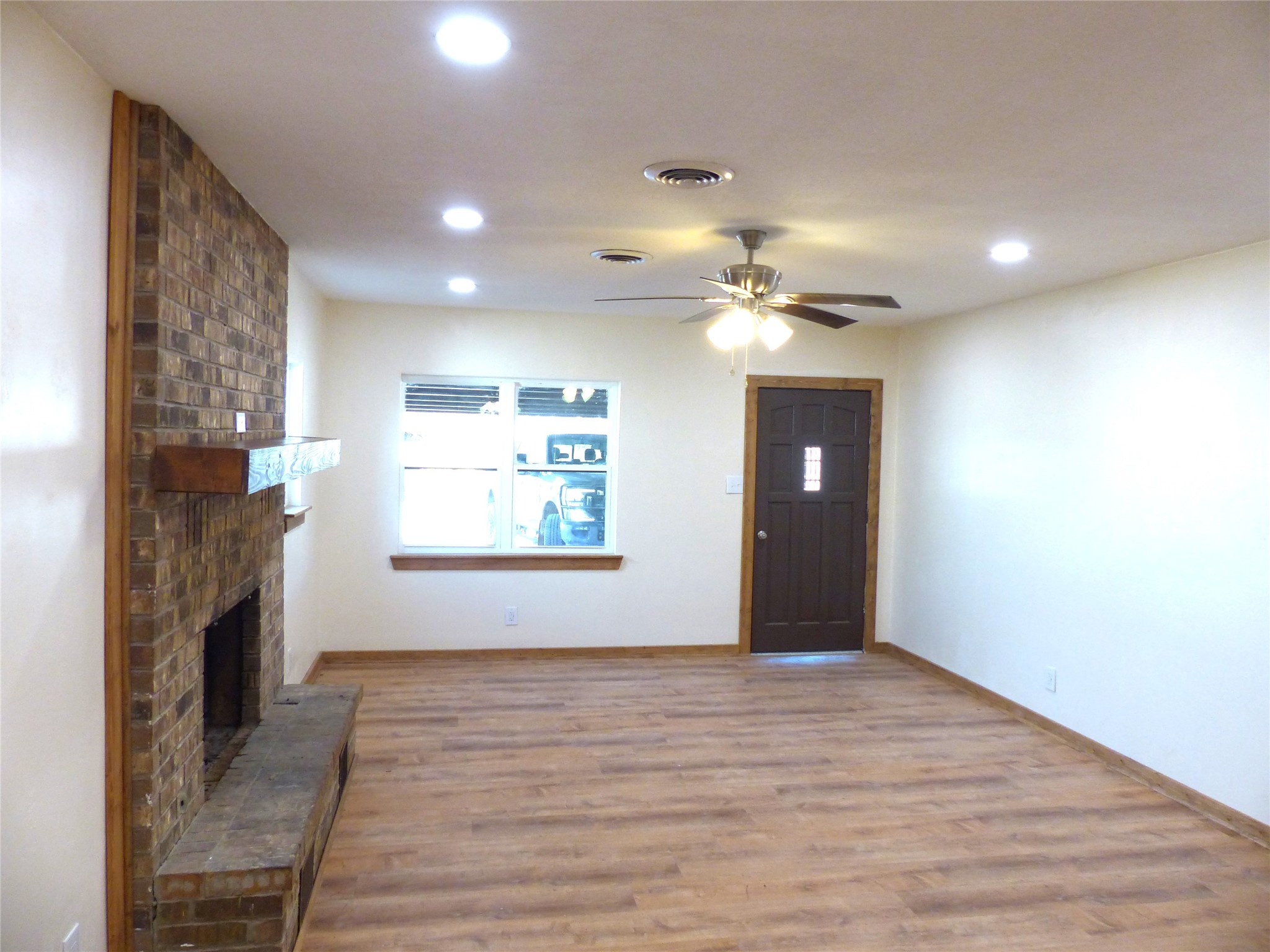 1922 S Pine Brady TX 76825