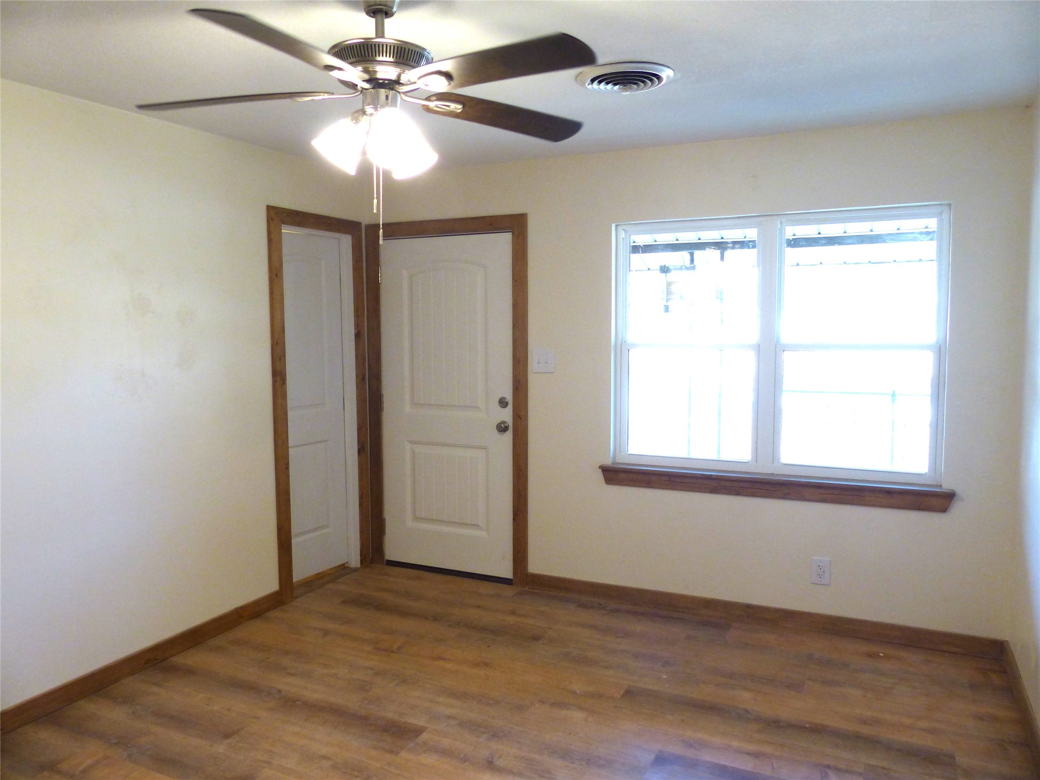 1922 S Pine Brady TX 76825