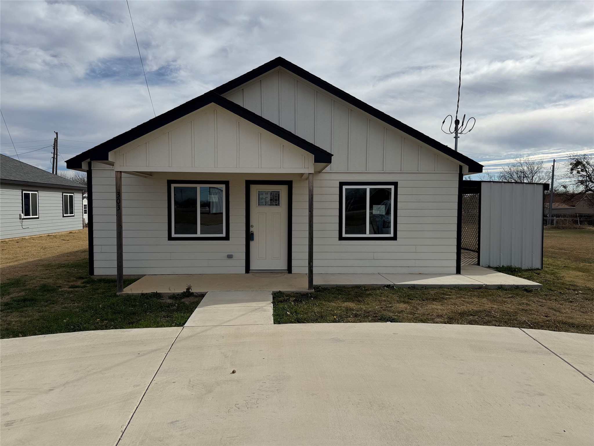 303 Ussery Street Bowie TX 76230
