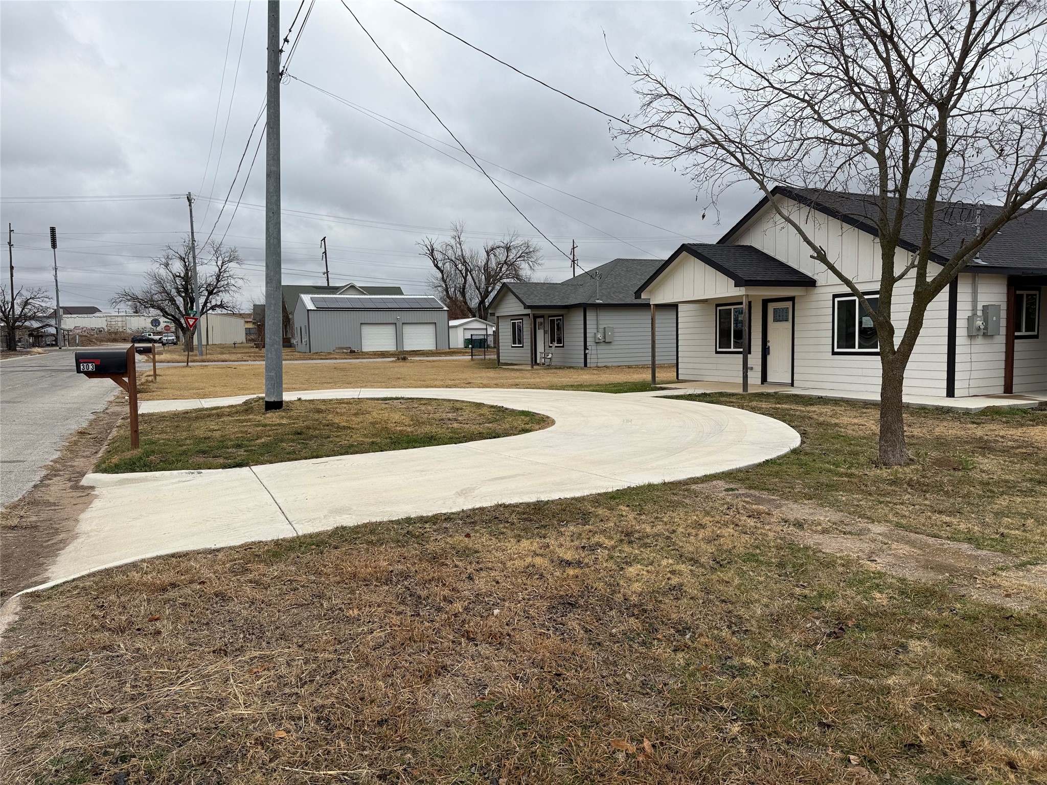 303 Ussery Street Bowie TX 76230