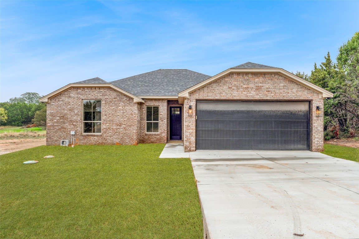 2303 Angelina Street Granbury TX 76048