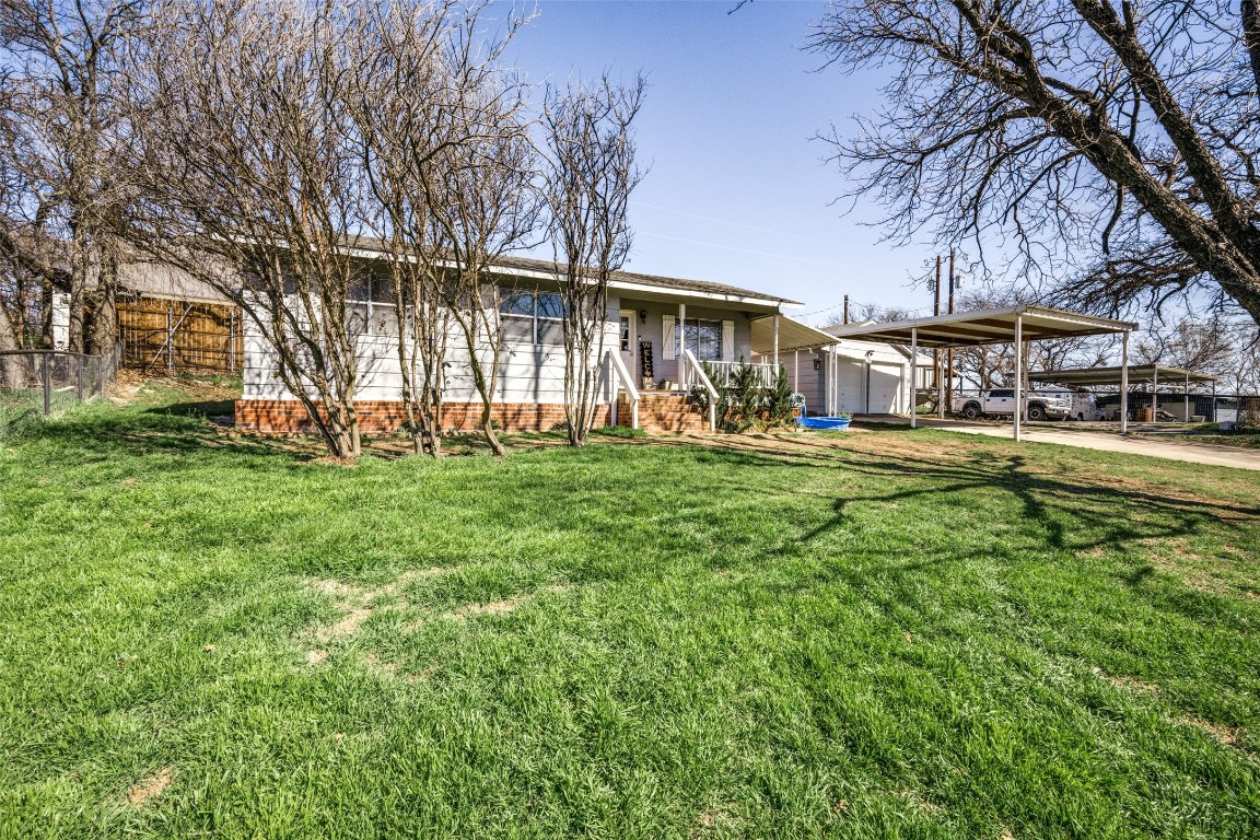 6904 Quarteroaks Drive Azle TX 76020