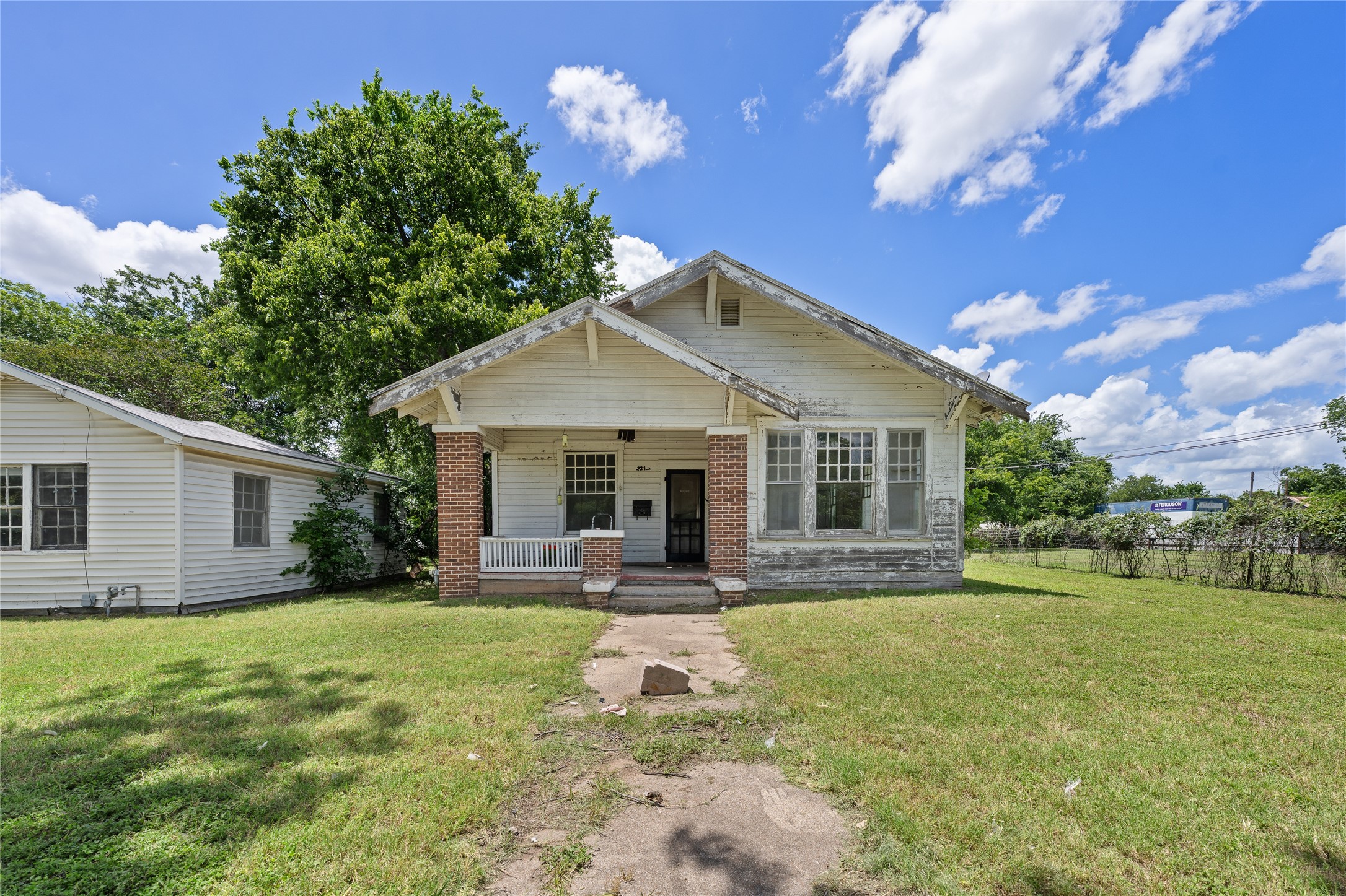 2217 Ross Avenue Waco TX 76706