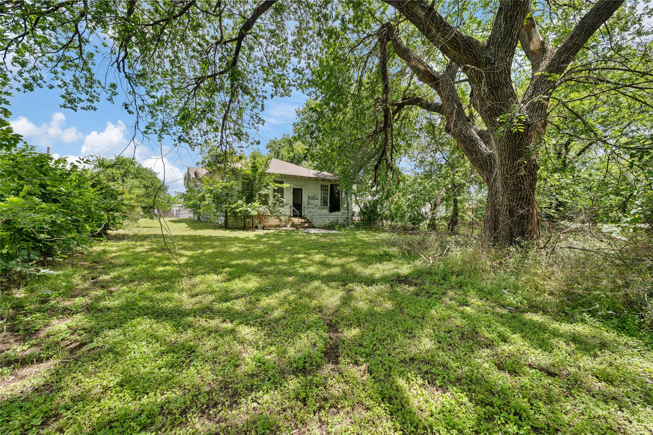 2217 Ross Avenue Waco TX 76706