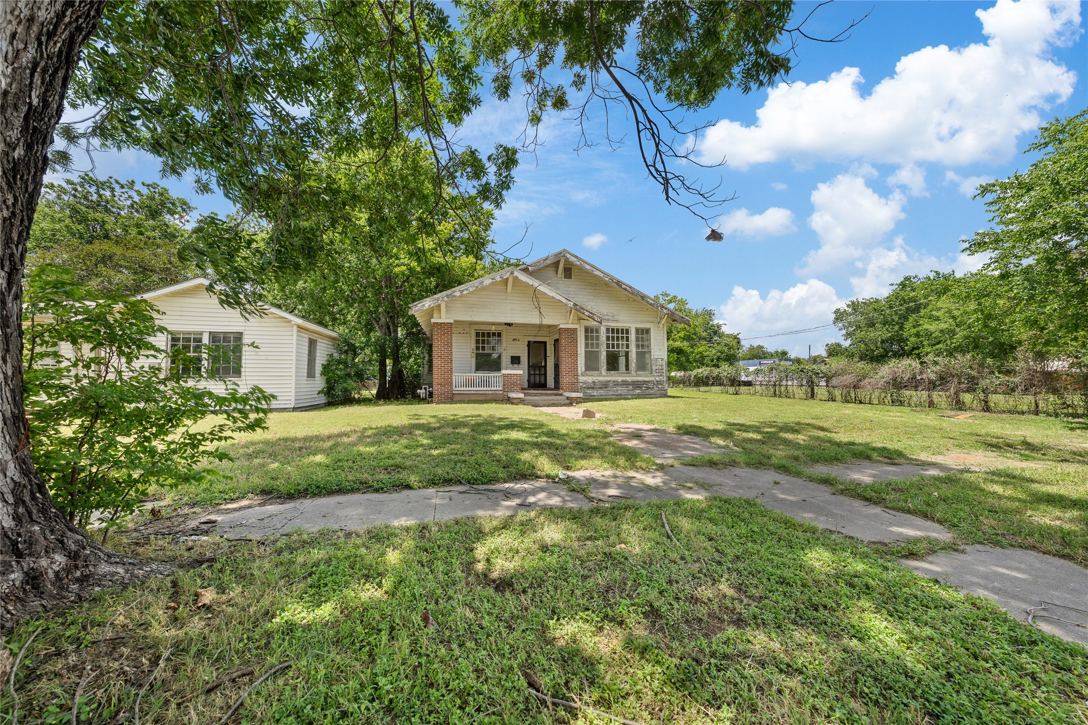2217 Ross Avenue Waco TX 76706