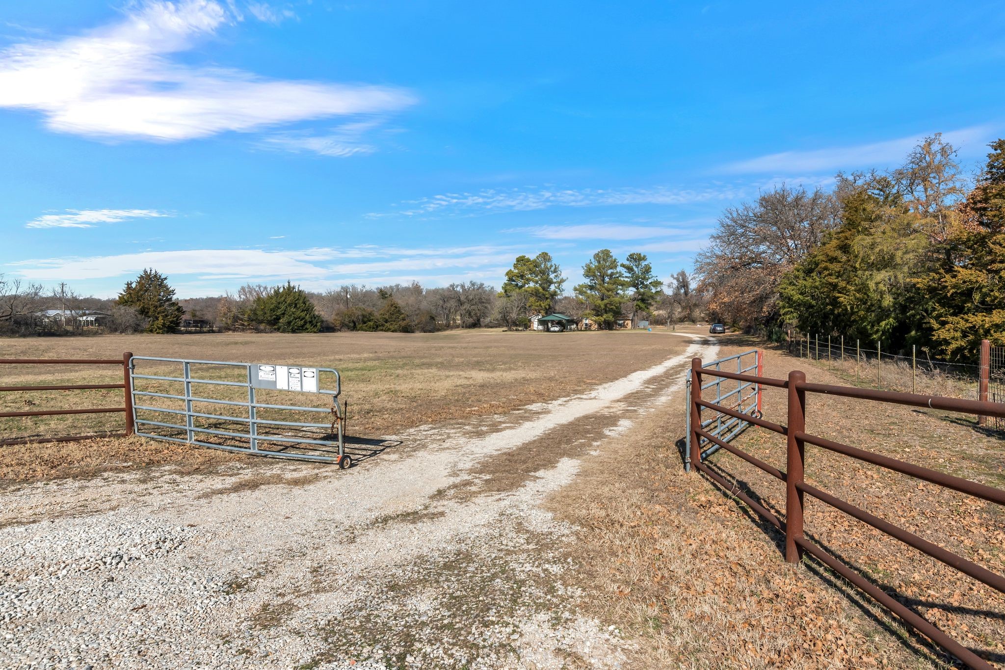 990 County Road 4371 Decatur TX 76234