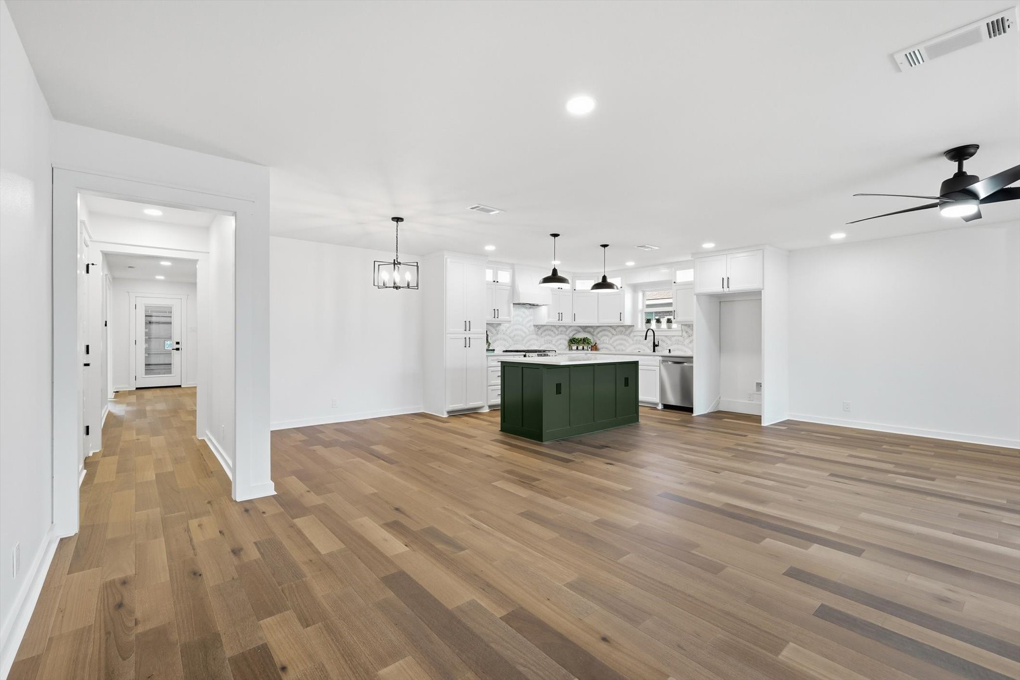 8454 Swift Avenue Dallas TX 75228