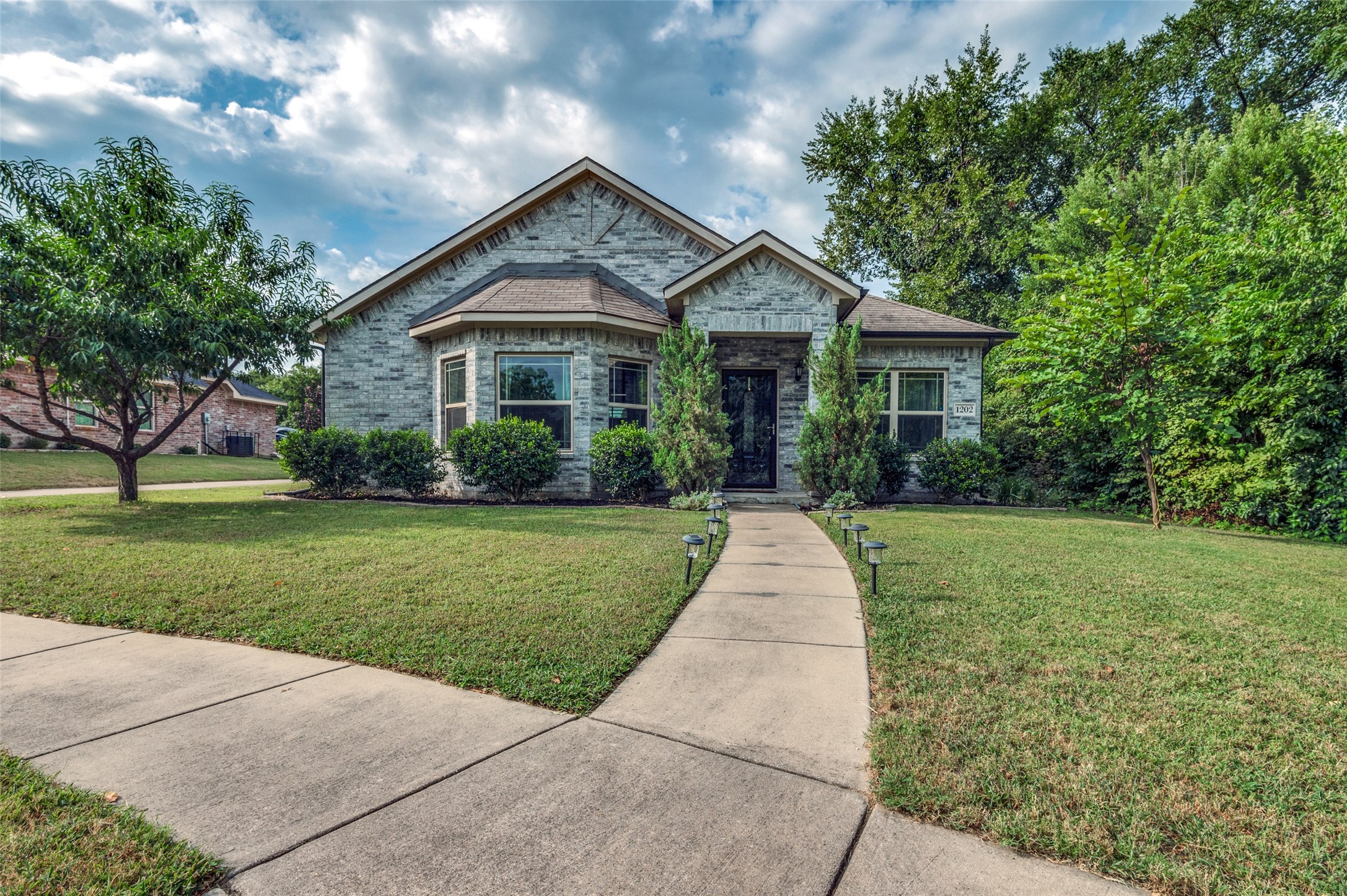 1202 Royal Avenue Duncanville TX 75137