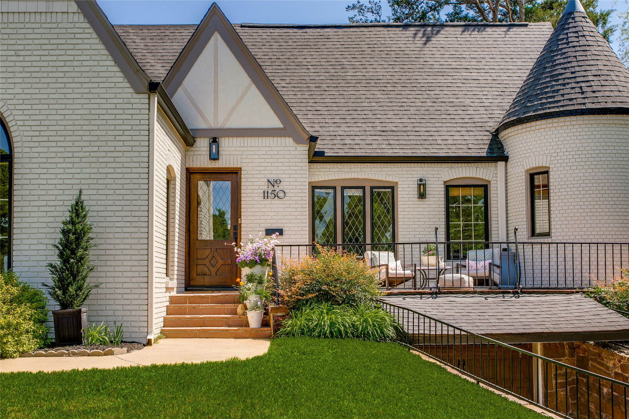 1150 N Canterbury Court Dallas TX 75208