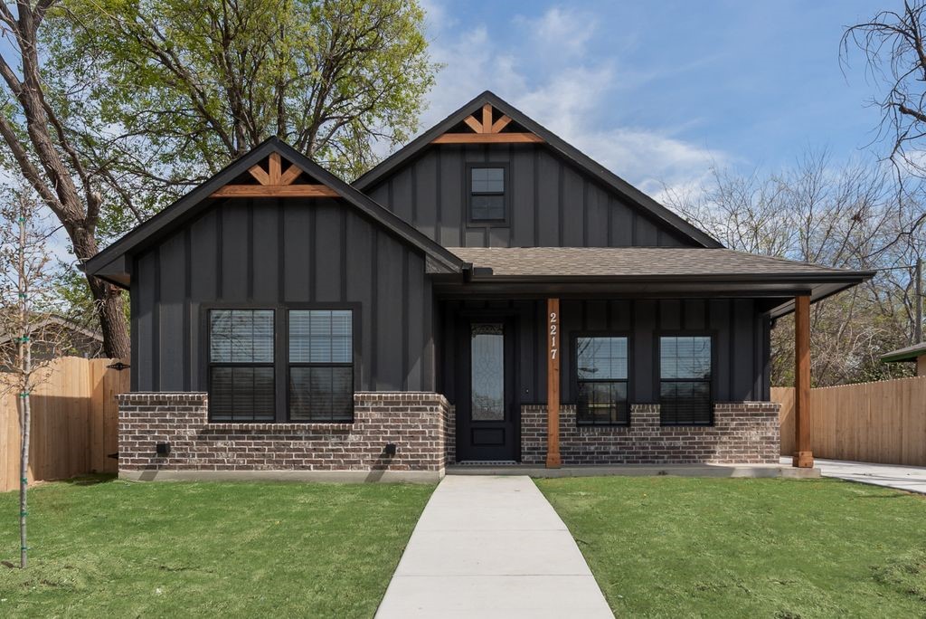 2217 Christine Avenue Fort Worth TX 76105