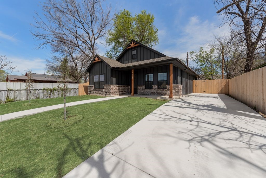 2217 Christine Avenue Fort Worth TX 76105