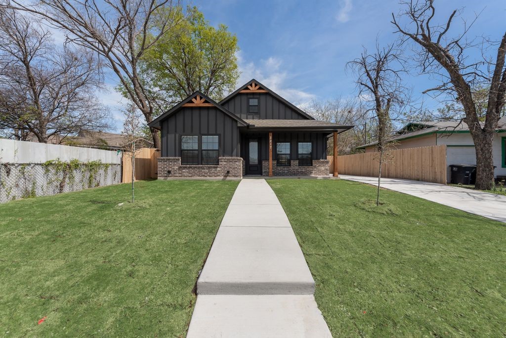 2217 Christine Avenue Fort Worth TX 76105