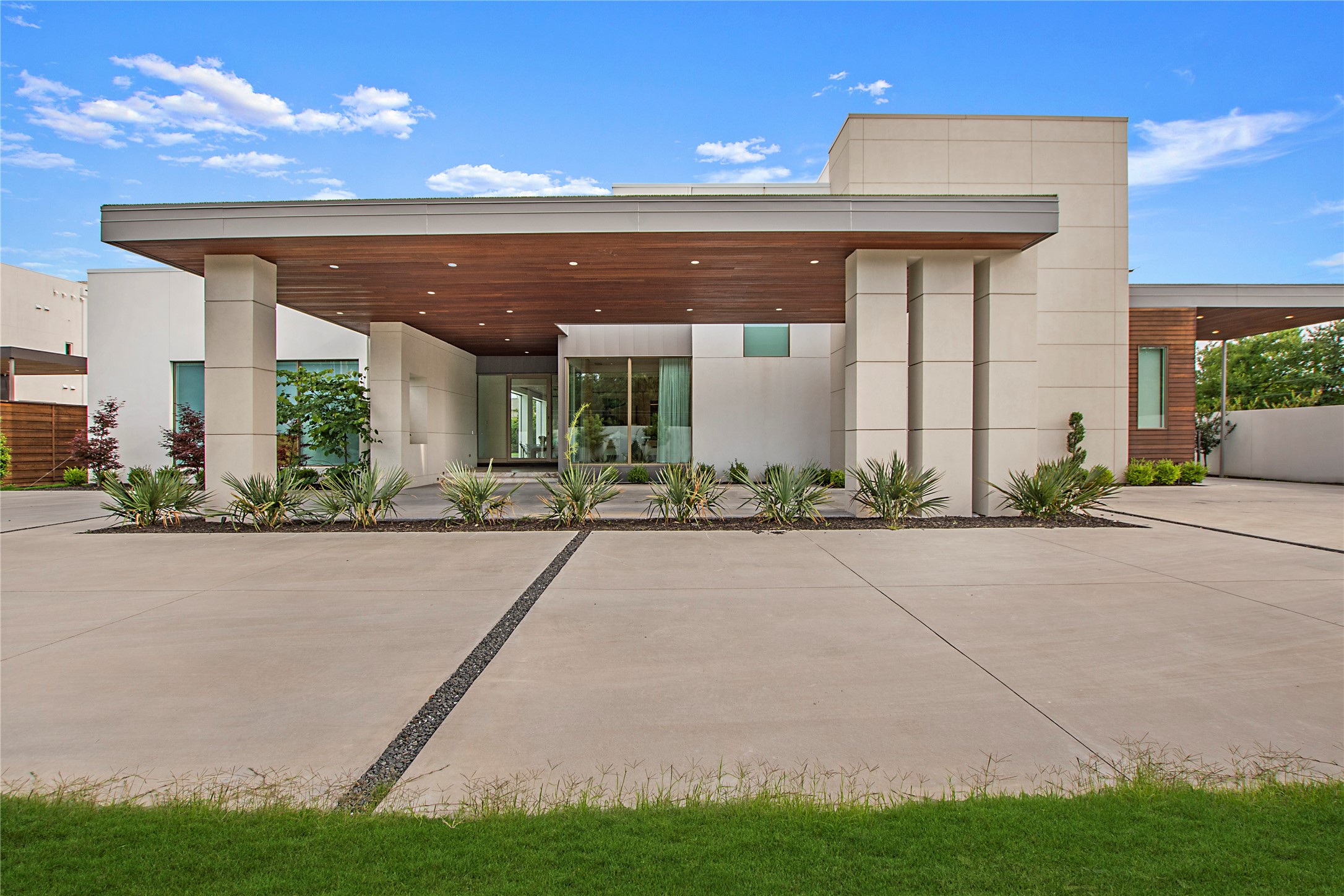 9646 Douglas Avenue Dallas TX 75225