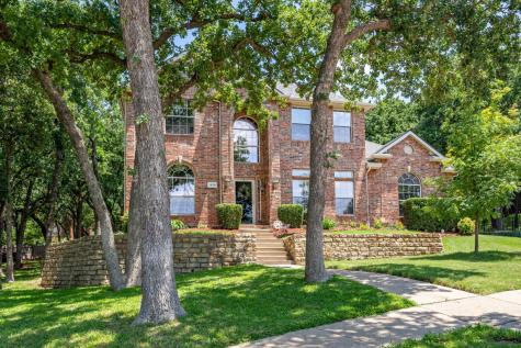 1424 Hummingbird Court Crowley TX 76036
