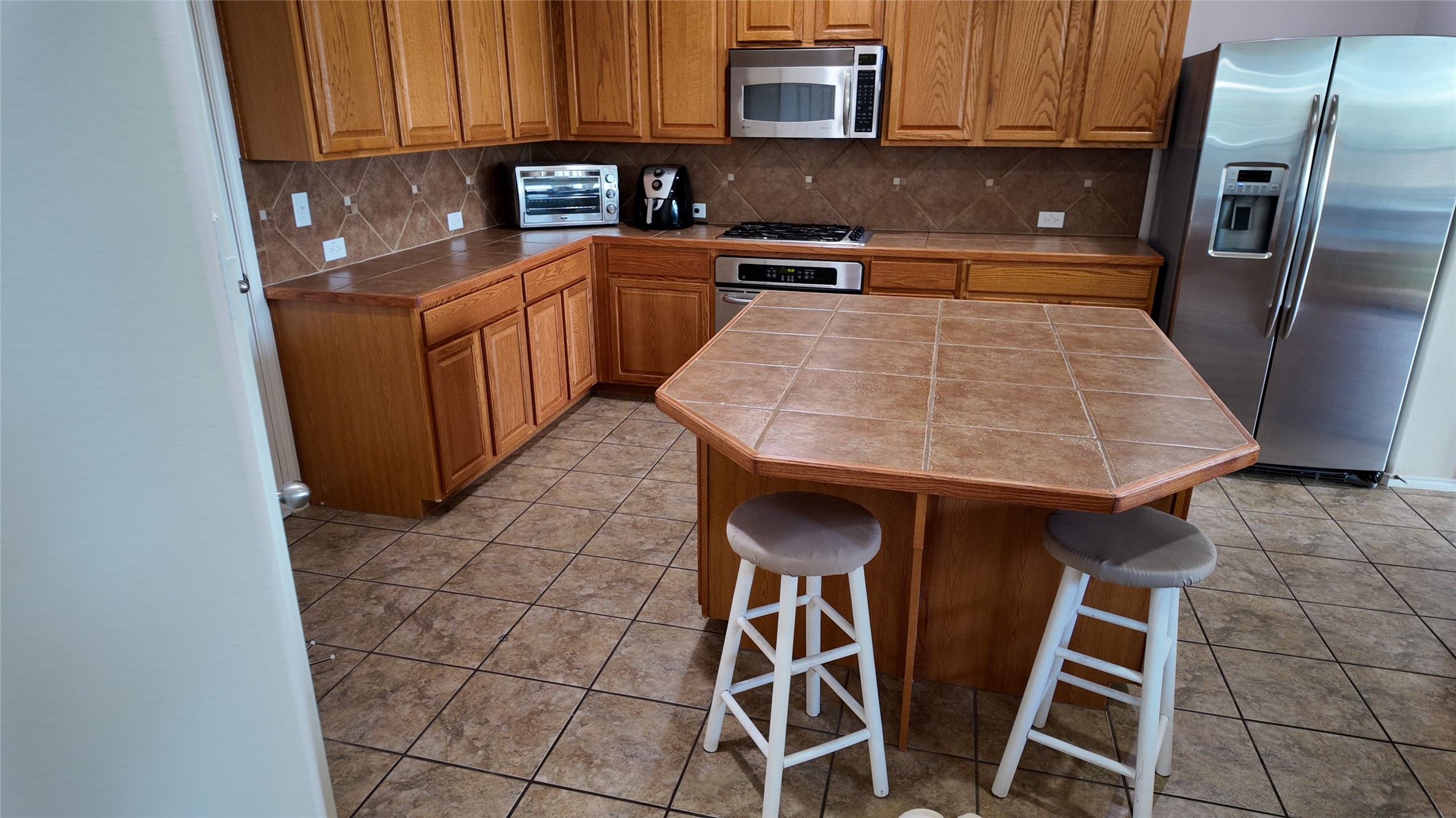 421 Roundrock Lane Fort Worth TX 76140