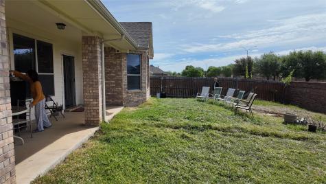 421 Roundrock Lane Fort Worth TX 76140