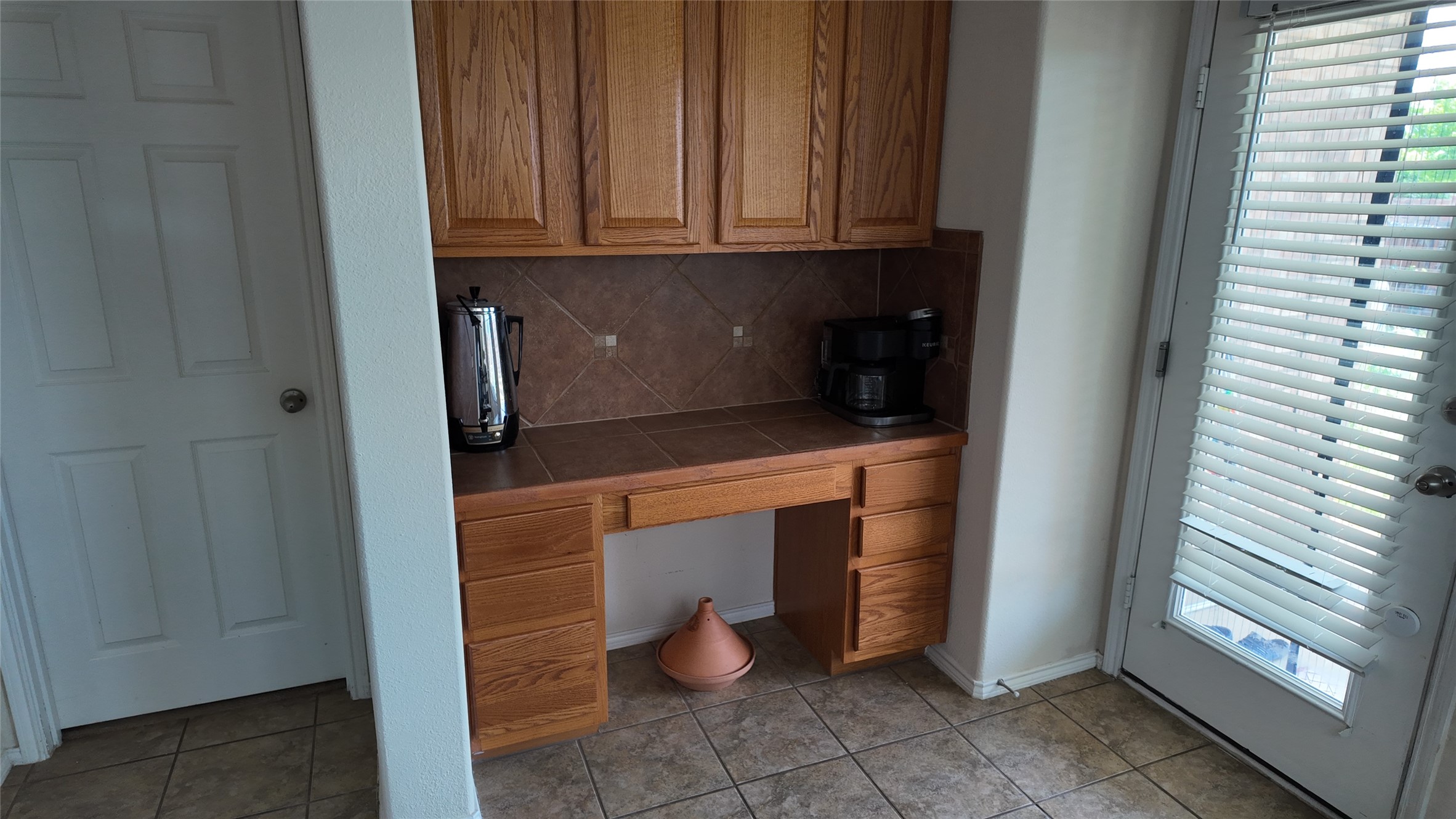 421 Roundrock Lane Fort Worth TX 76140