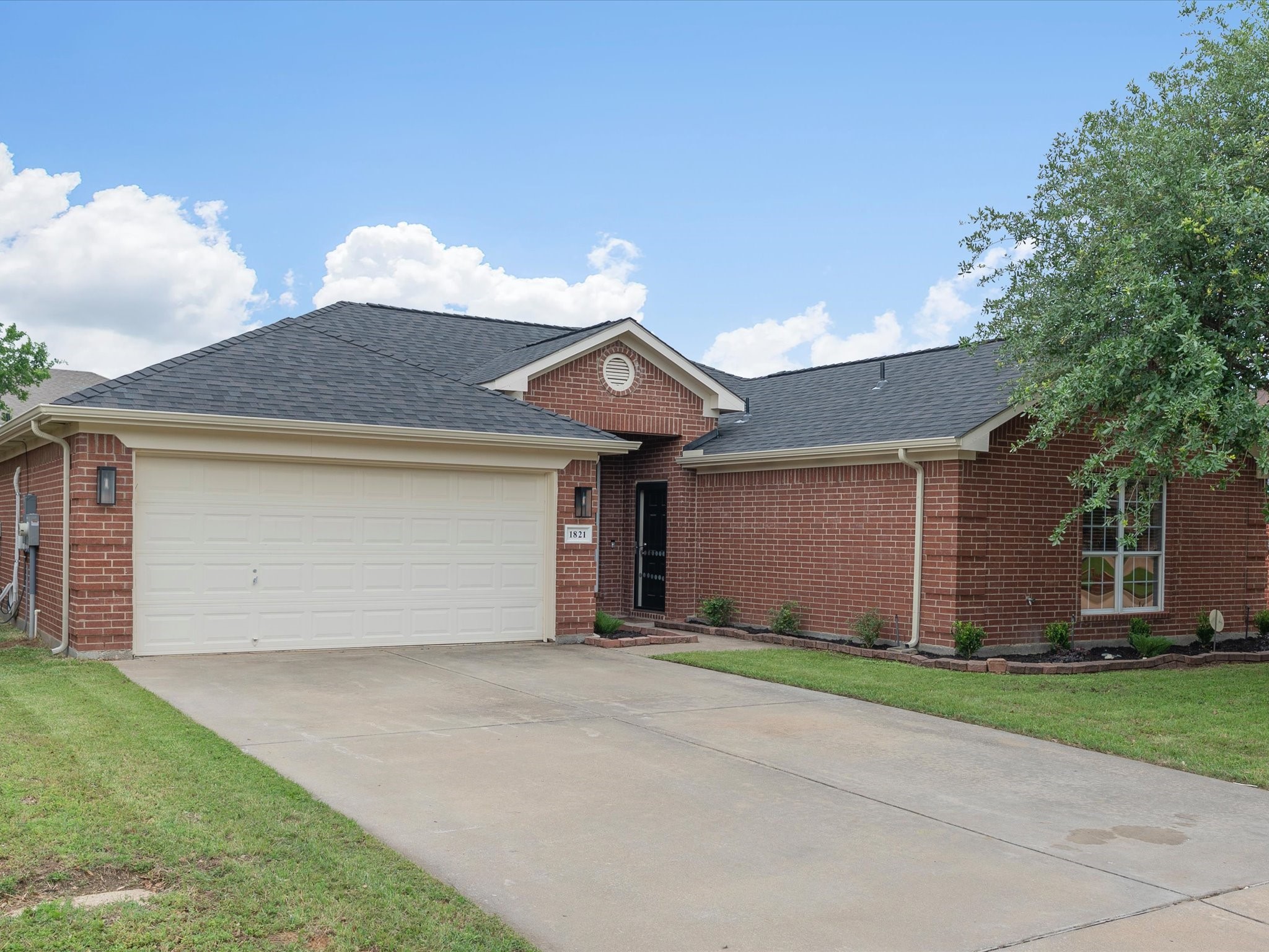 1821 Kingsbrook Trail Fort Worth TX 76120