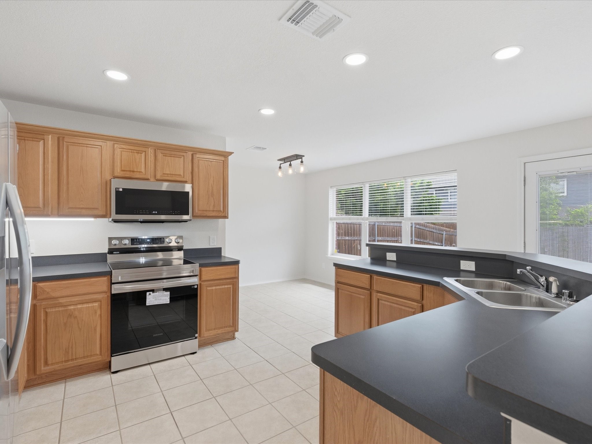 1821 Kingsbrook Trail Fort Worth TX 76120