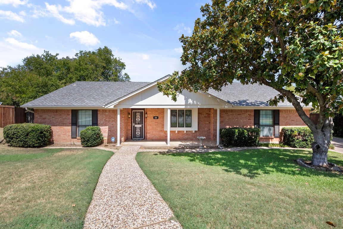 404 Lake Louise Court Fort Worth TX 76103