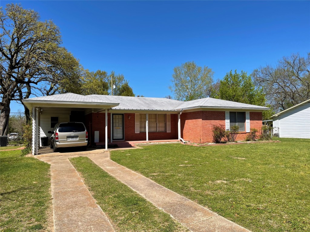 801 Walnut Street Teague TX 75860