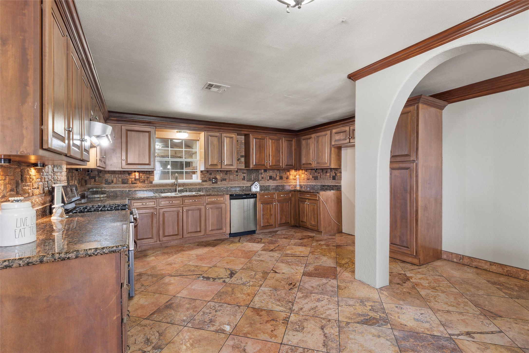 3433 W Tours Road West TX 76691